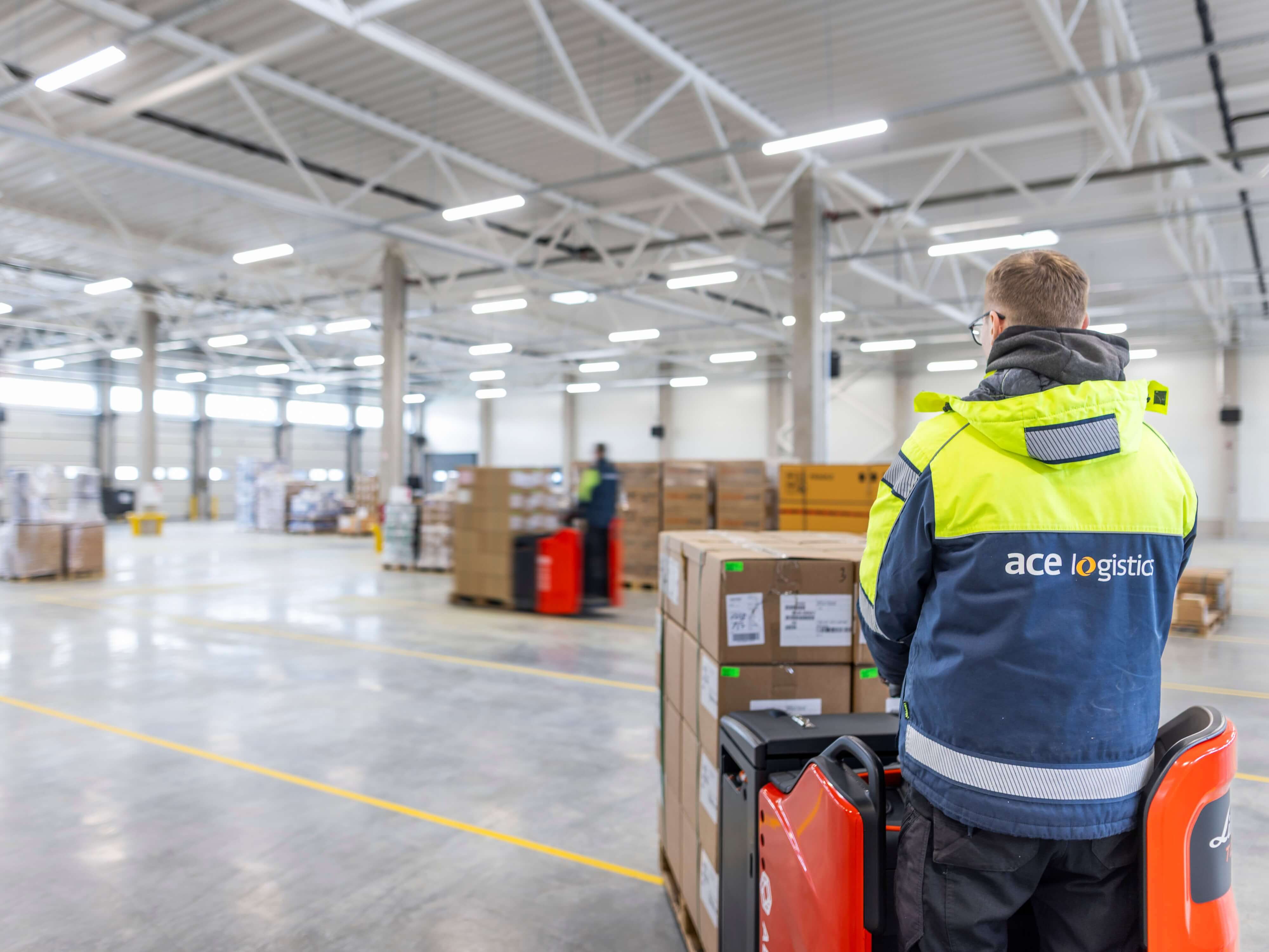 kaunase-terminal-tõstukiga